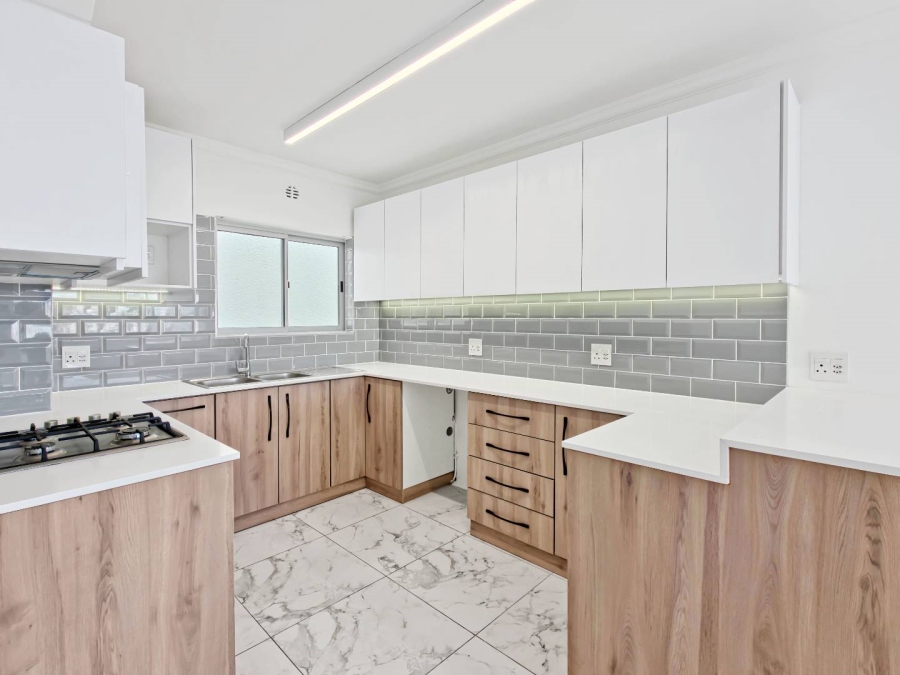 To Let 2 Bedroom Property for Rent in Sea Point Western Cape